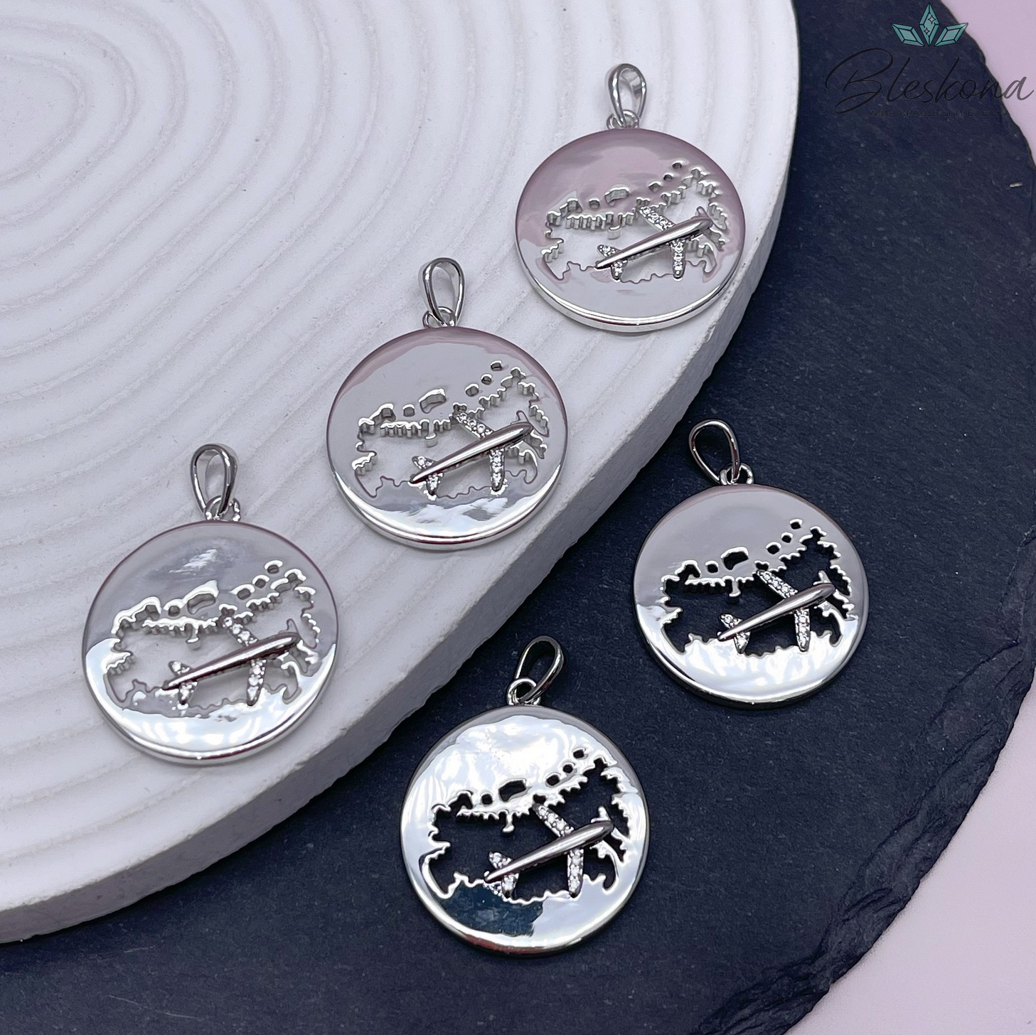 25 мм Цвет серебро, Подвеска карта Мира с цирконами