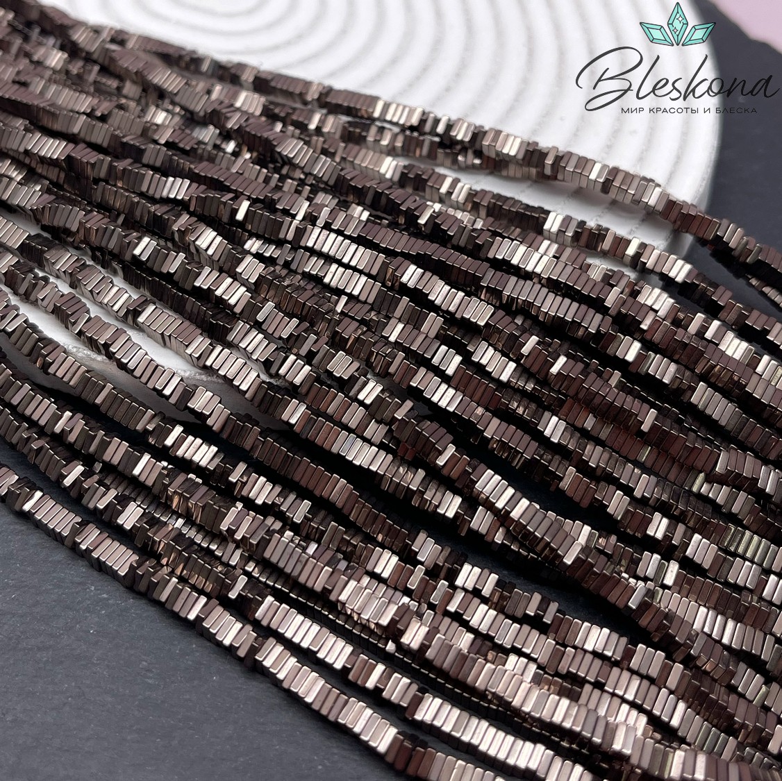 3*1 мм Гематин имитация, цвет коричневый №1 (шоколадный), квадрат