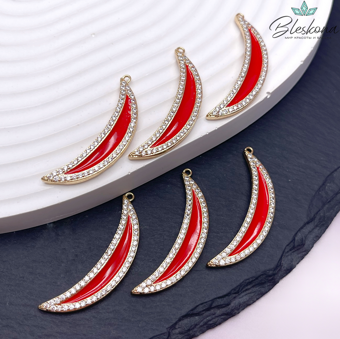 37*13 мм Цвет золото, Подвеска полумесяц красная эмаль цирконы