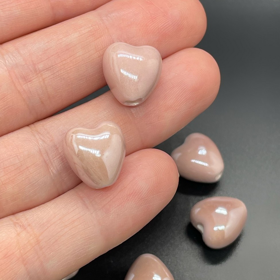 12 мм Бусина сердце, керамика цвет пудровый