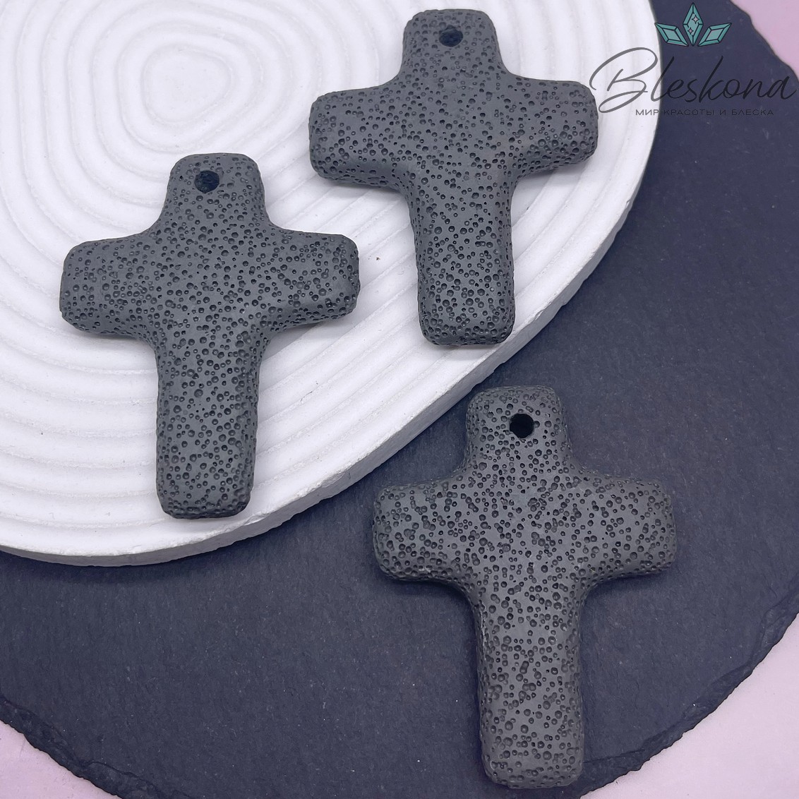 Лава Вулканическая Подвеска крест темно- серый 66*52 мм