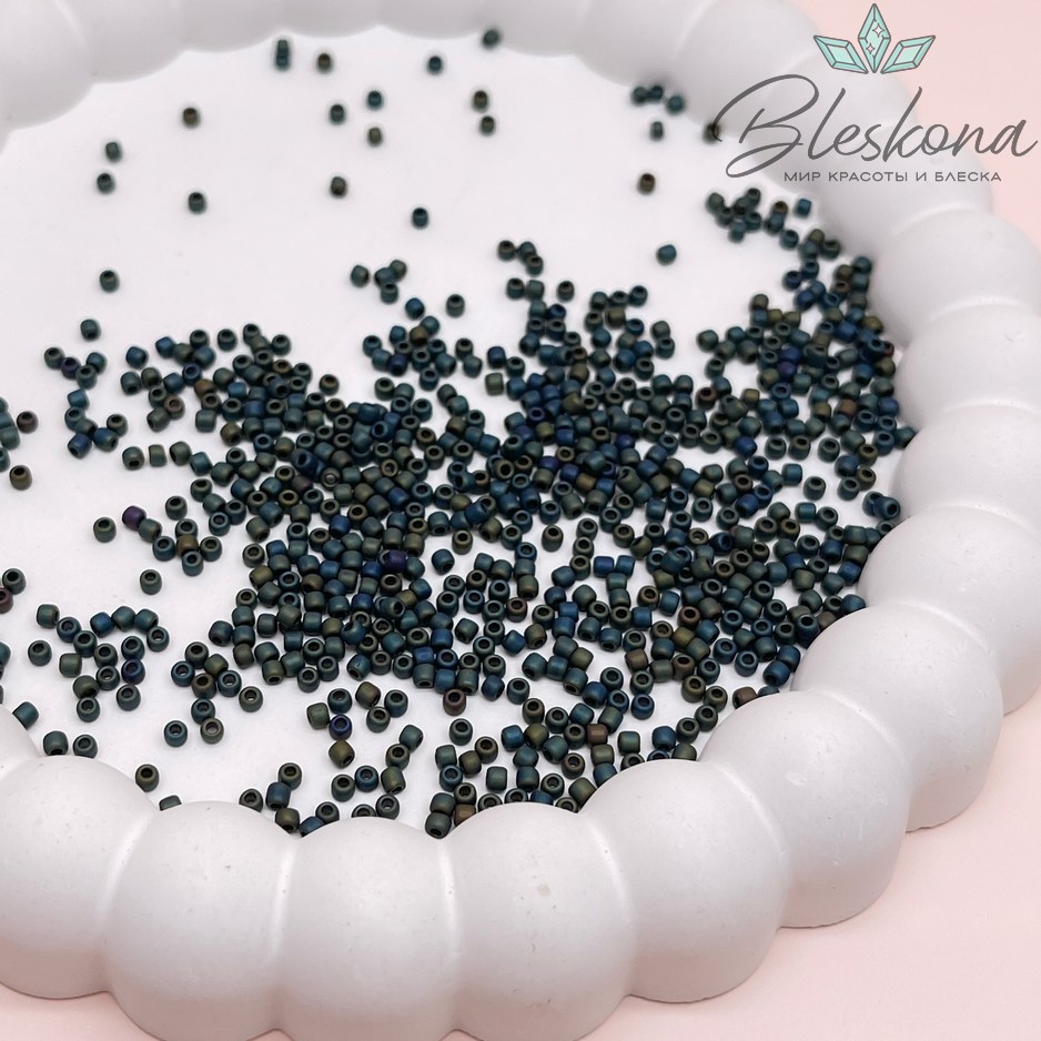 Бисер TOHO round 11/0 цвет №84F (оттенок темно-зеленого)