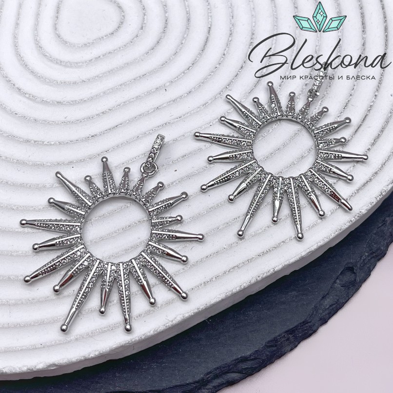 42*40,5 мм цвет серебро, Подвеска Солнце с цирконами и бейлом 