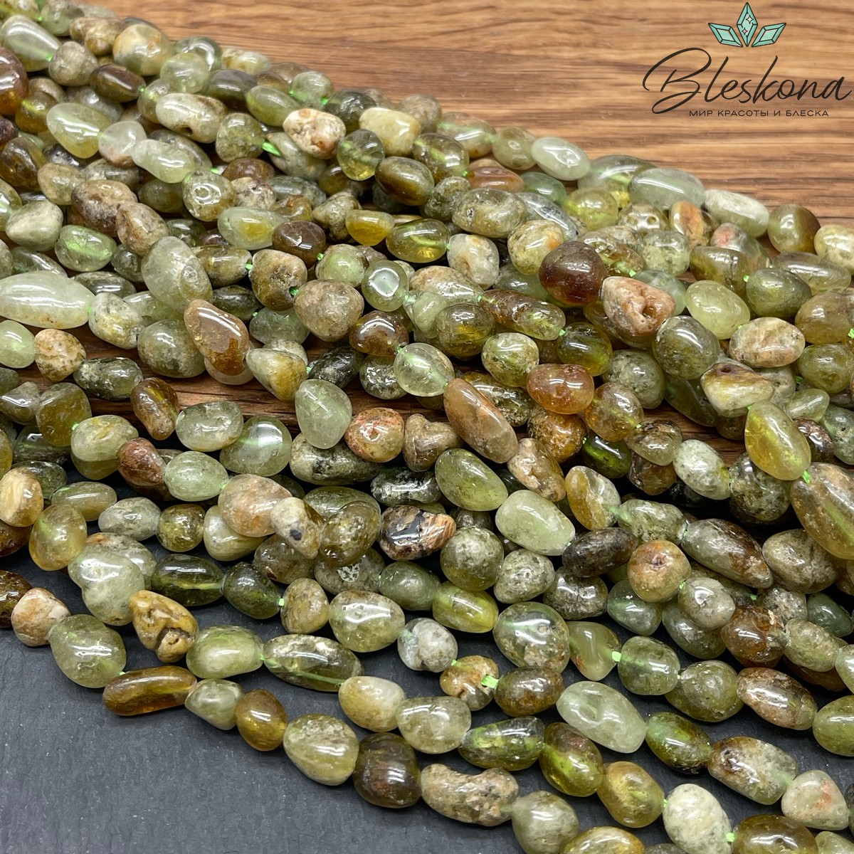 Гранат зеленый (гроссуляр) галтовка (8-11)*(5-6) мм