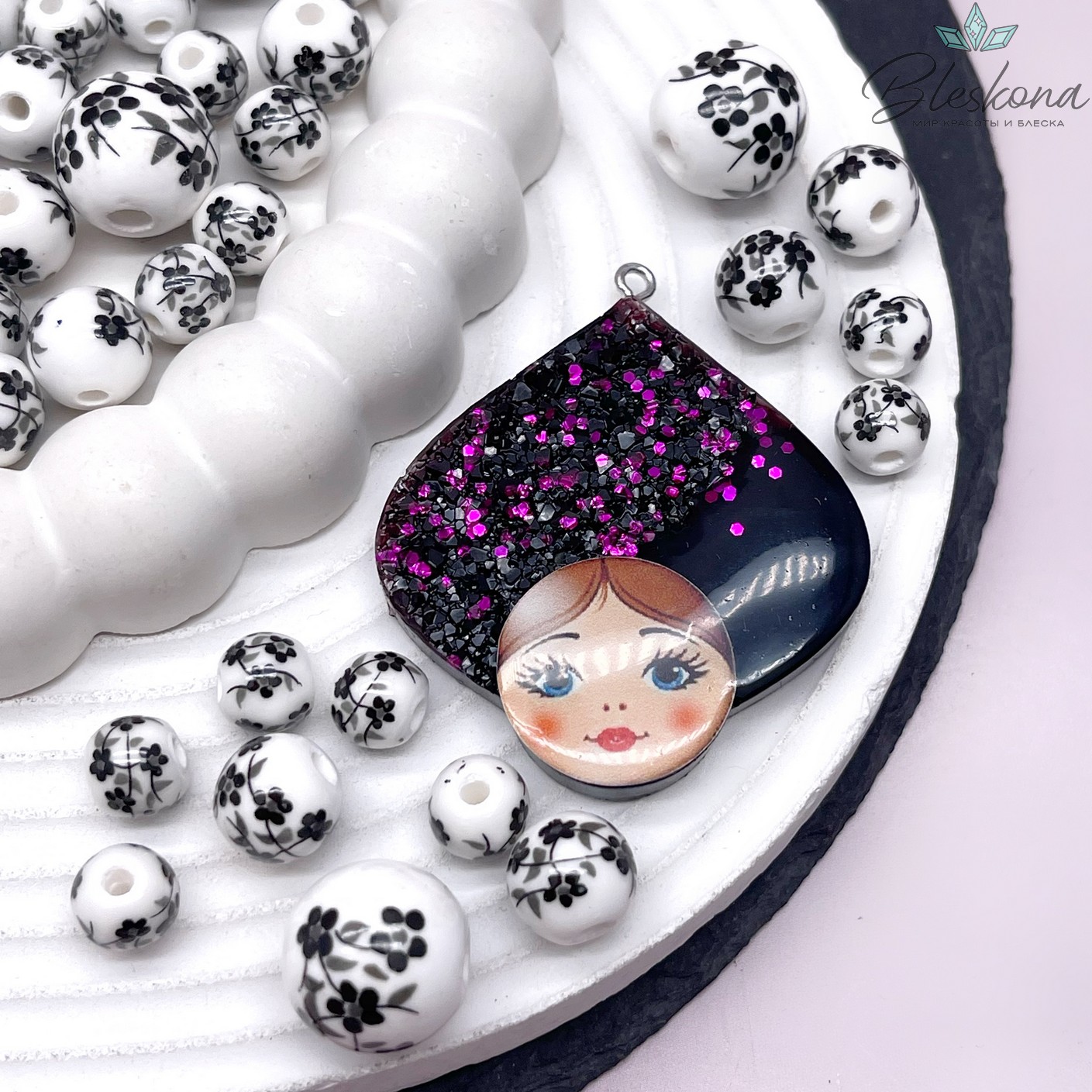 50*42 мм, Цвет серебро, Подвеска Личико с кокошником темно-фиолетовый