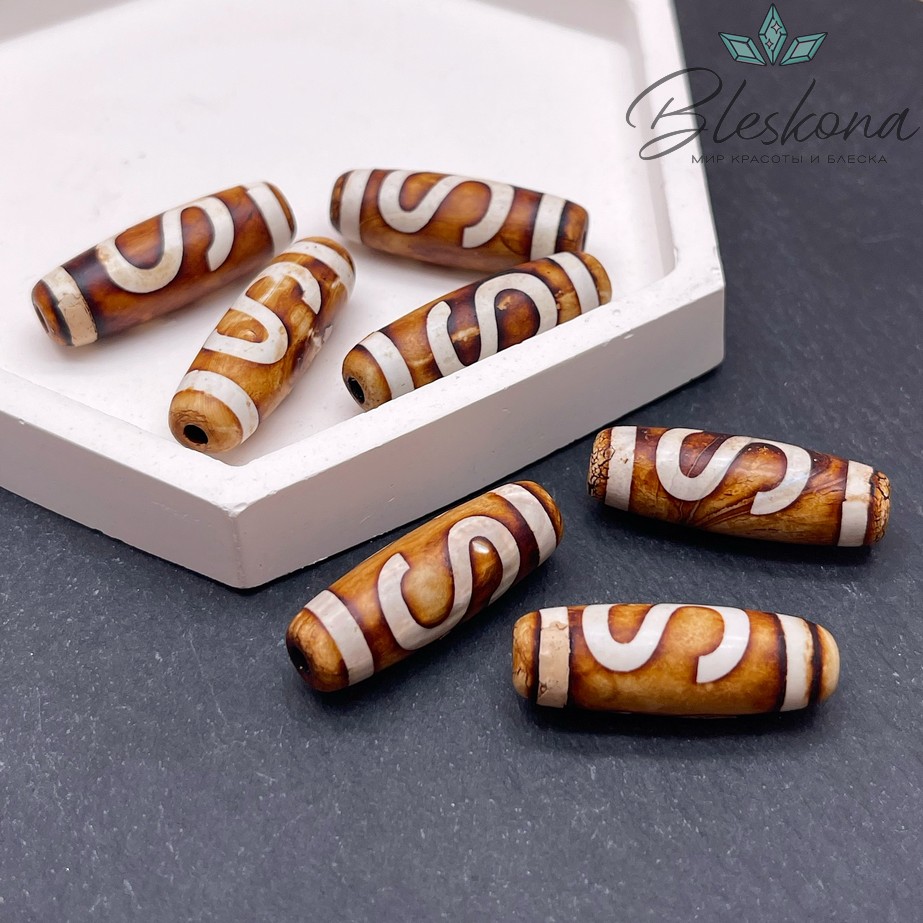 Бусина Дзи Денежный крючок бело-коричневый бочонок матовый 30*11 мм