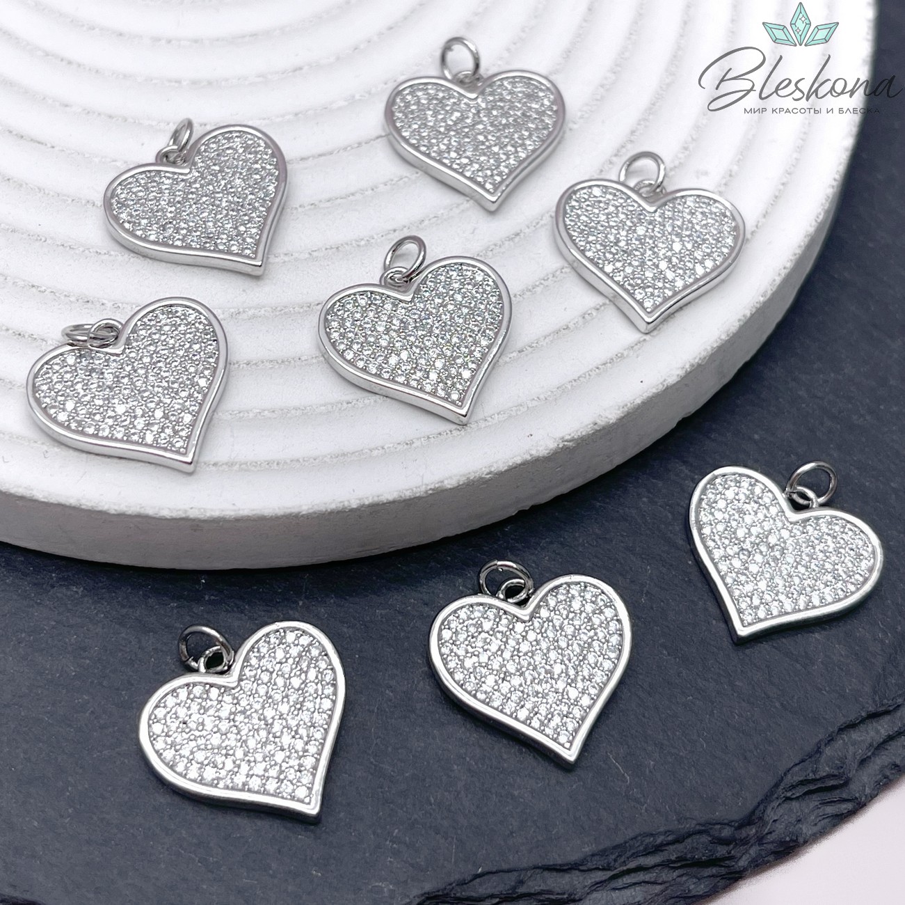 18*17,5мм, Цвет серебро, Подвеска сердце стразы 