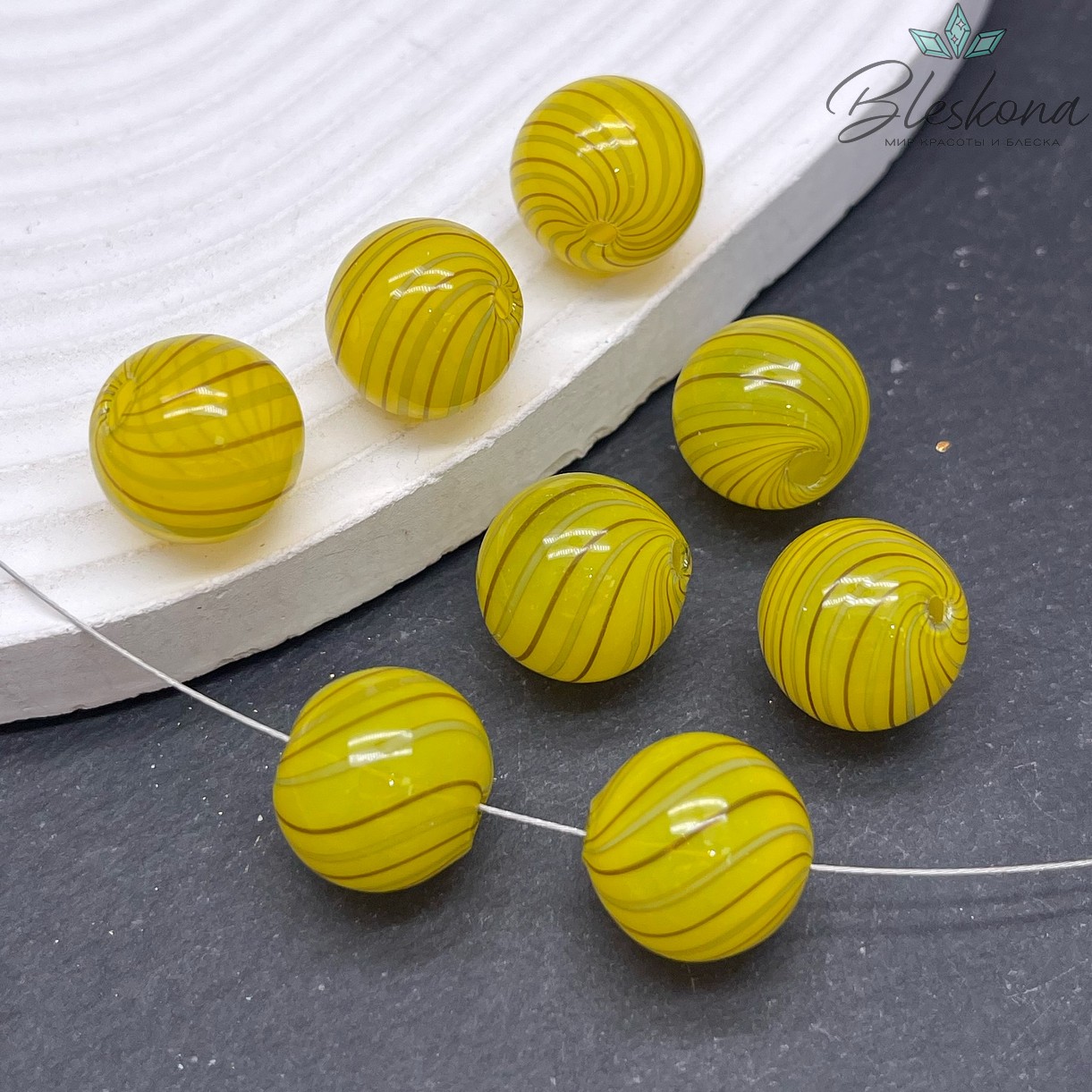 14 мм Бусина шар стекло желтое коричневые полосы