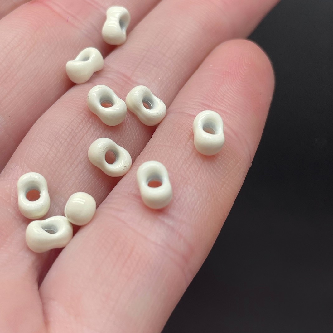 4*6 мм , Бусина - разделитель белая эмаль уп.10шт