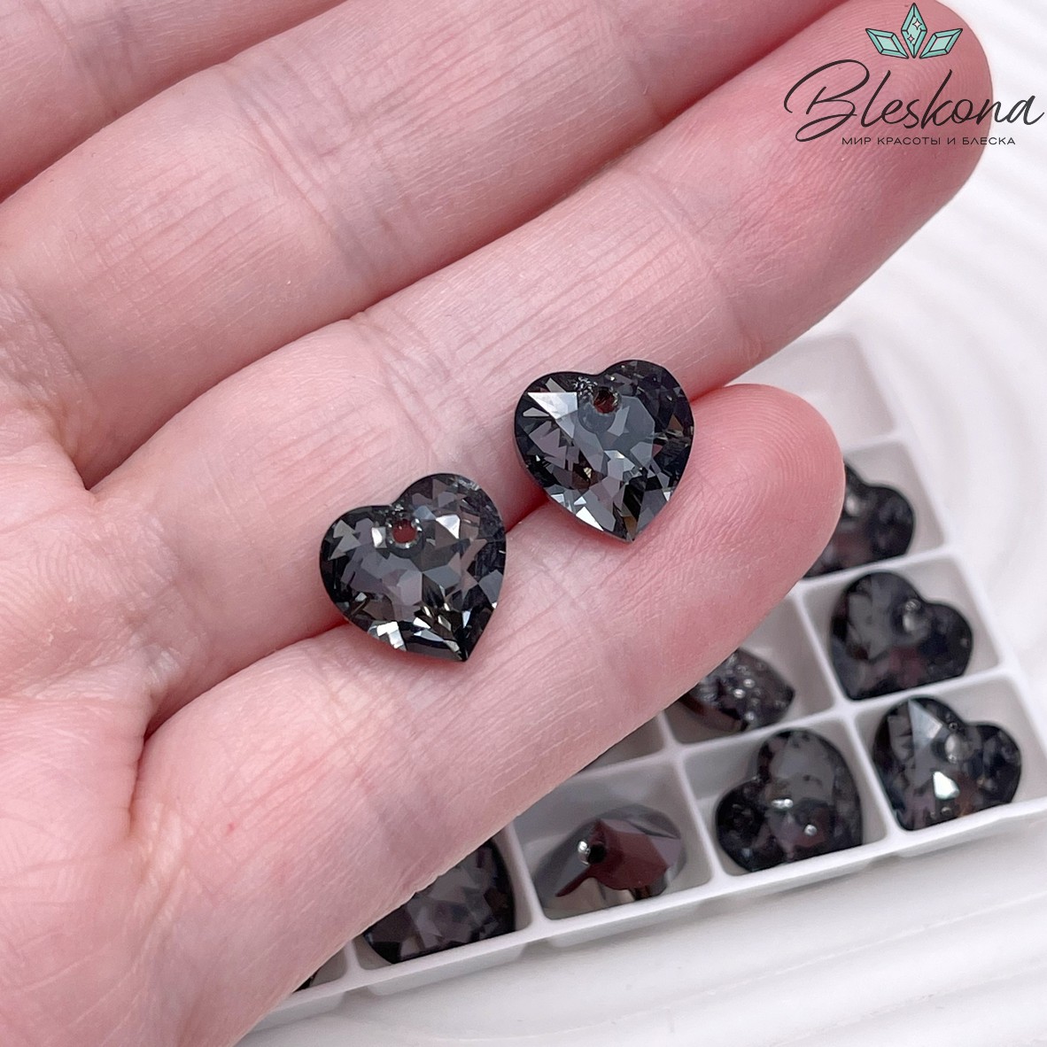 6432 Heart Cup Pendant 10,5 mm Crystal Silver Night (SINI)