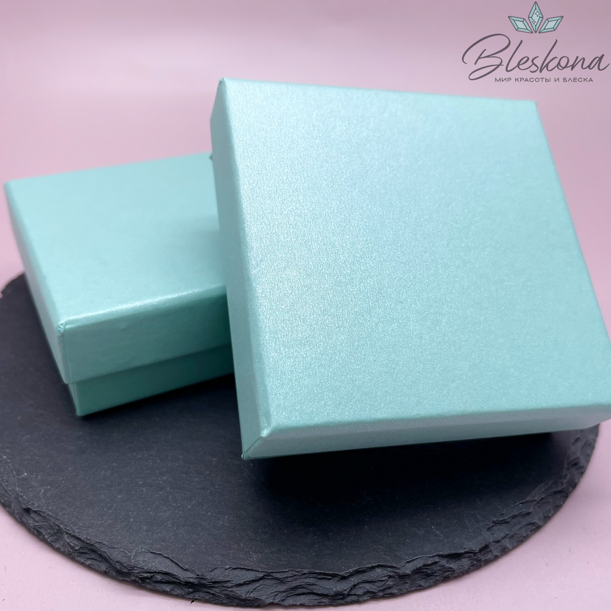 Коробка Светло-зеленая черная подложка 9*9*3см