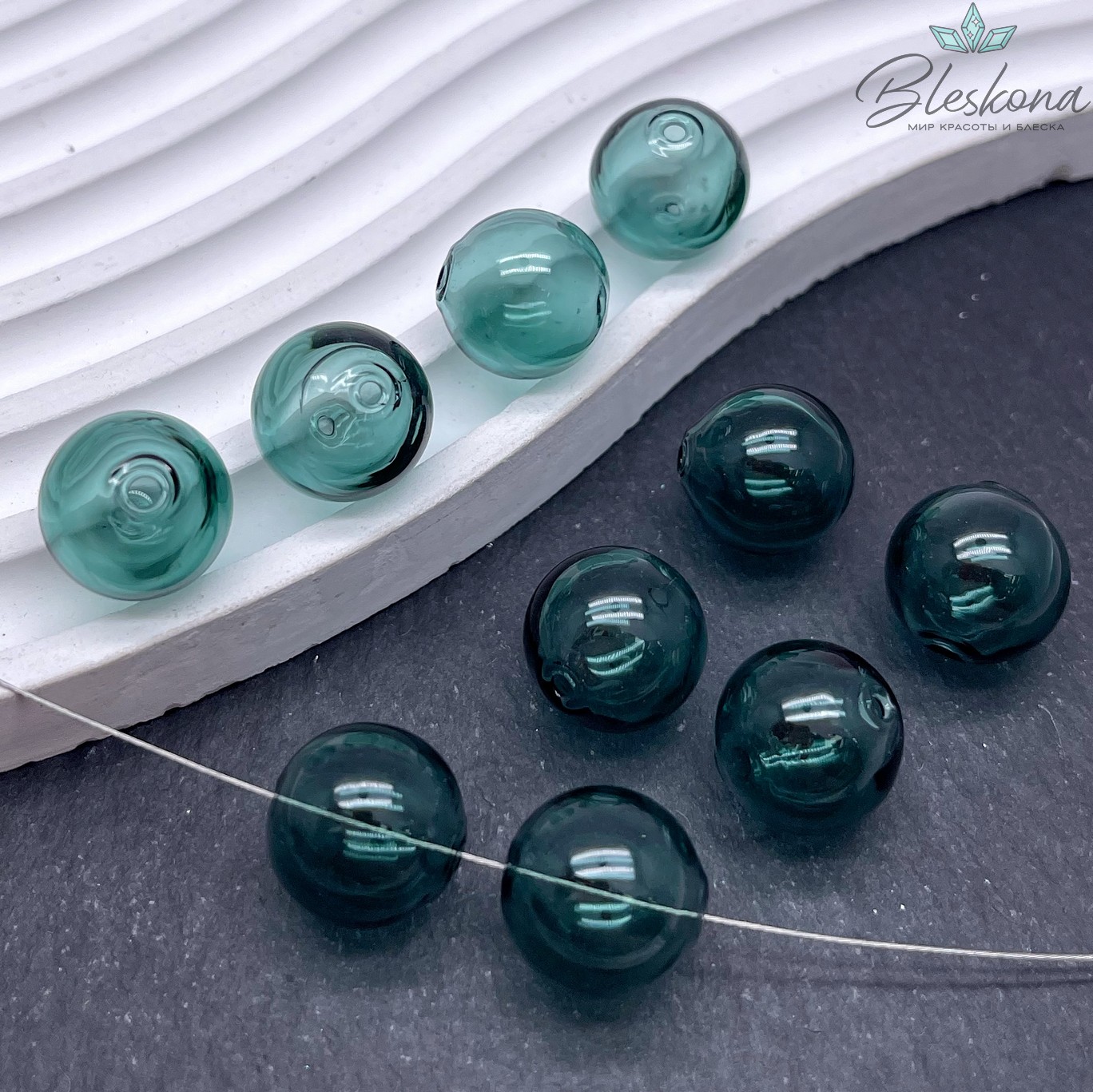 14 мм Бусина шар стекло темно- зеленое
