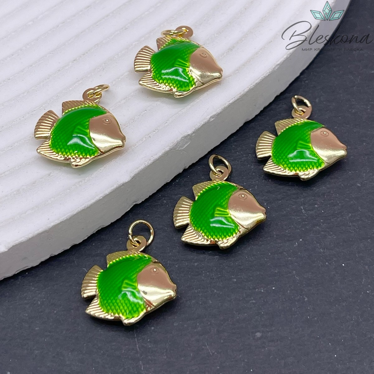 17,3*17,5 мм Цвет золото, Подвеска рыбка зеленая эмаль 
