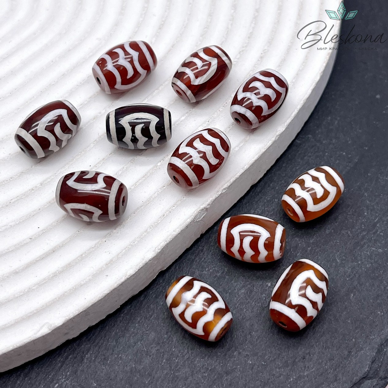 Бусина Дзи Птица Гаруда бело-коричневый бочонок 10*14 мм