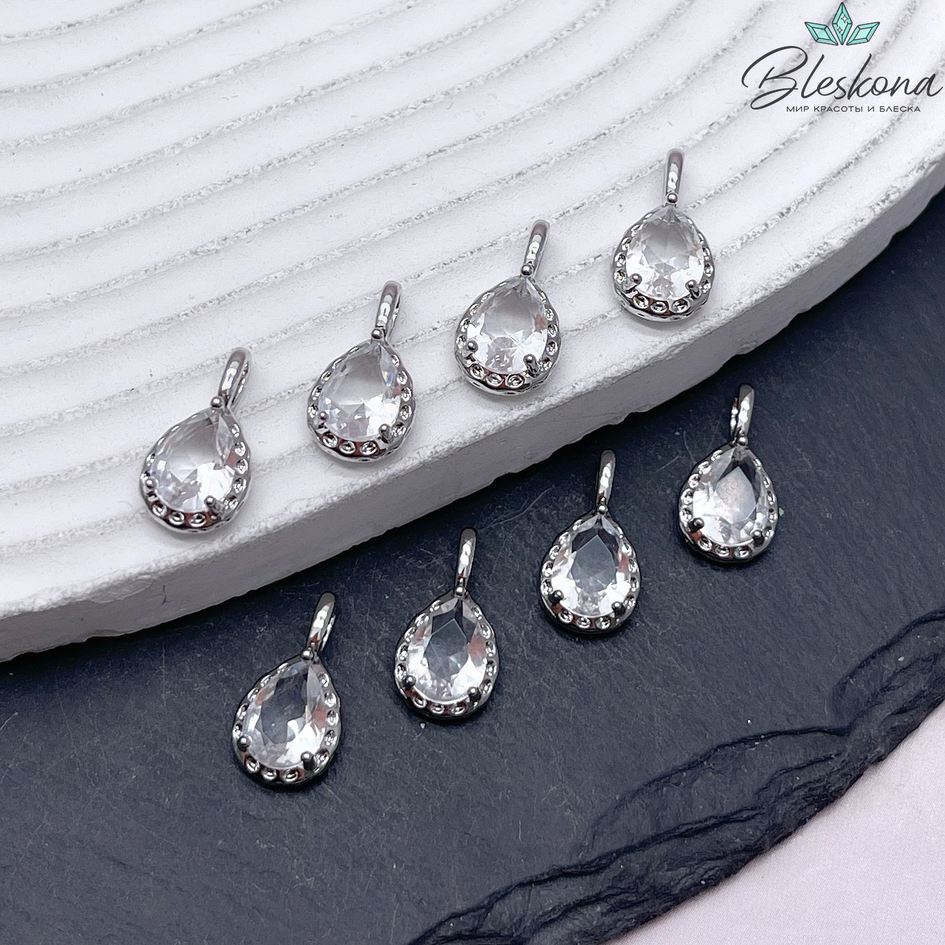 15,4*8,2 мм Цвет серебро, Подвеска капля с белым цирконом 