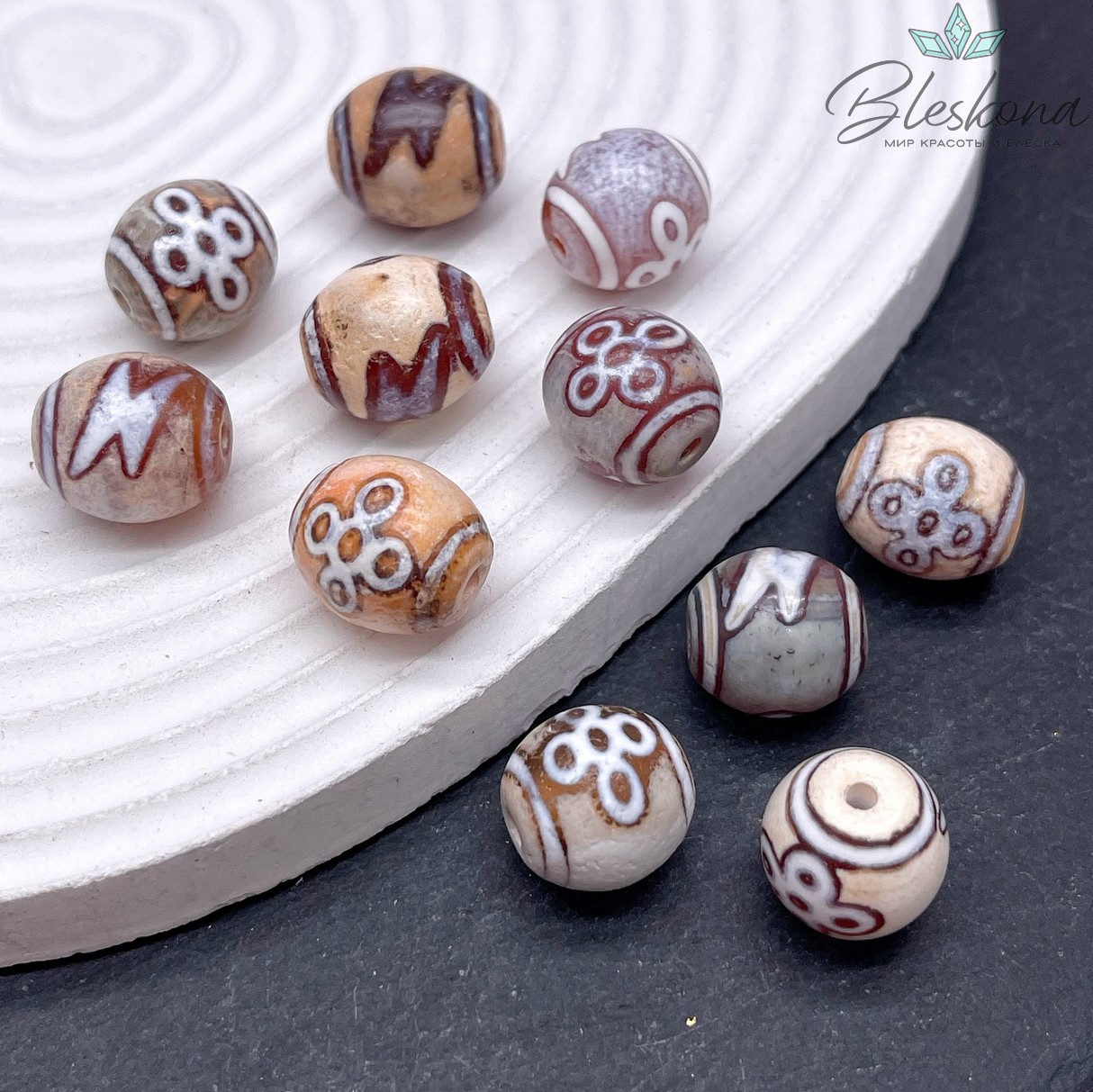 Бусина Дзи Молния и мистический узел серо-коричневый бочонок 14*14 мм