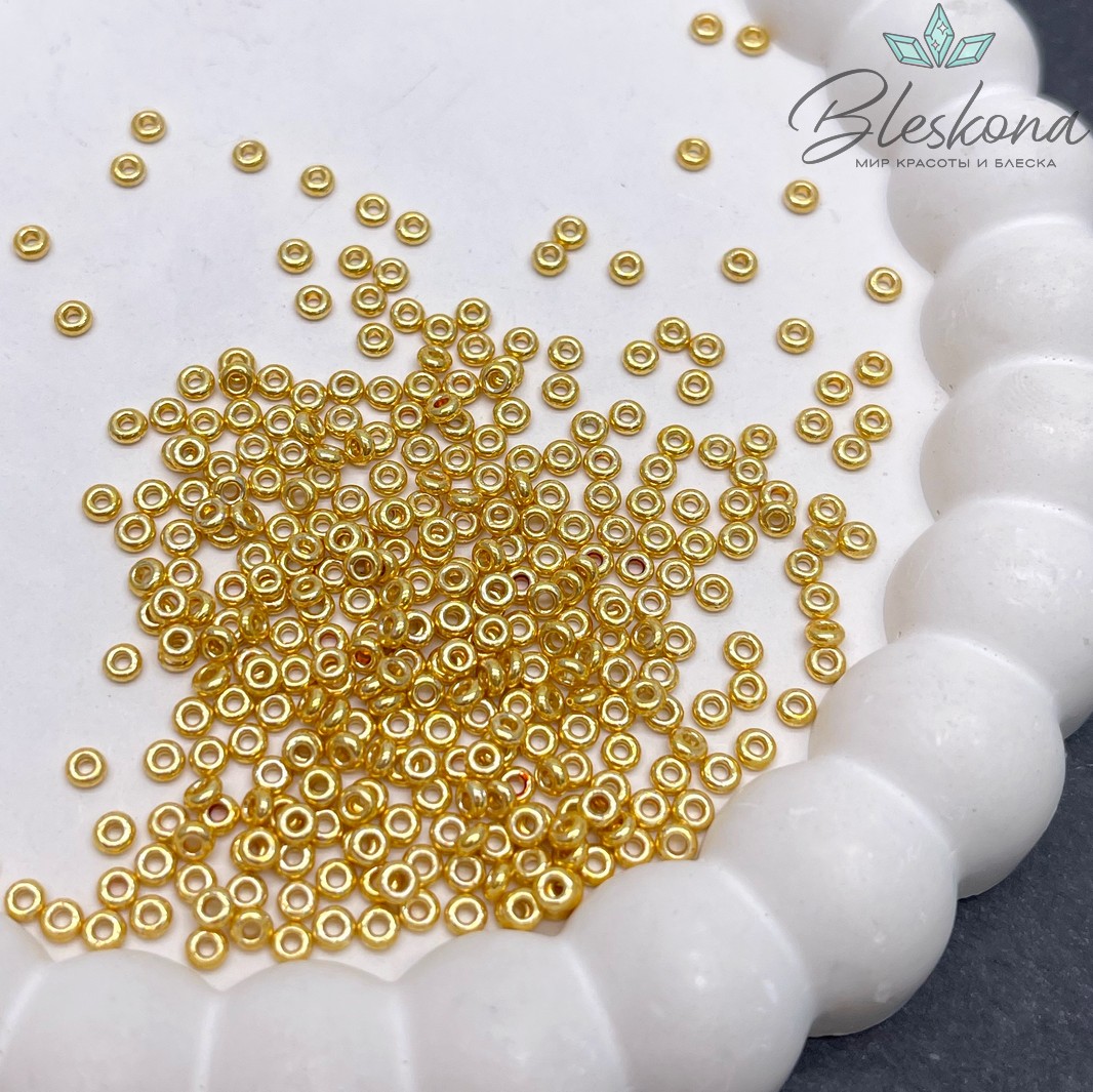 Бисер TOHO Demi round 8/0 цвет №PF557 (оттенок золотого)