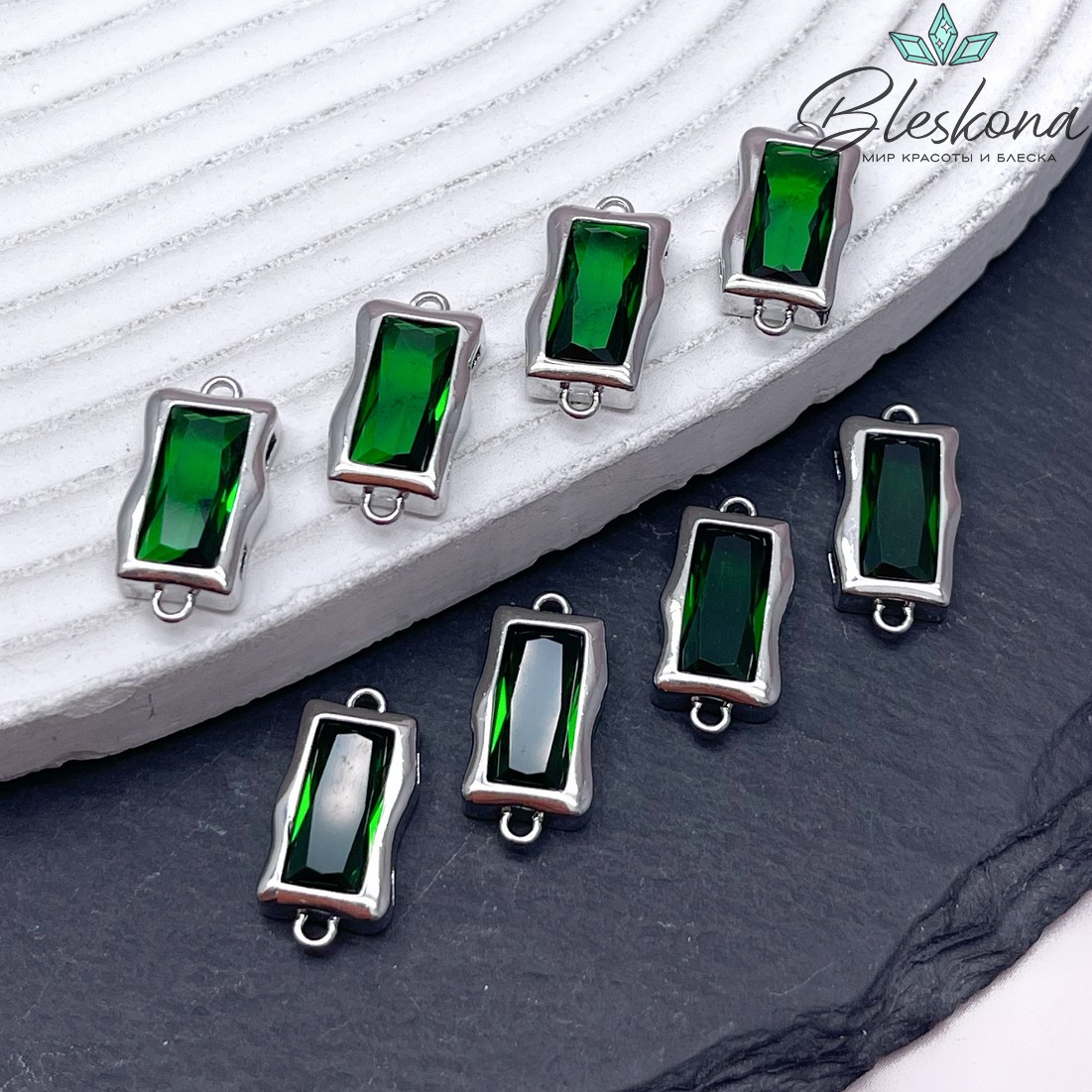 17,5*8,5 мм Цвет серебро, Коннектор прямоугольник зеленый циркон