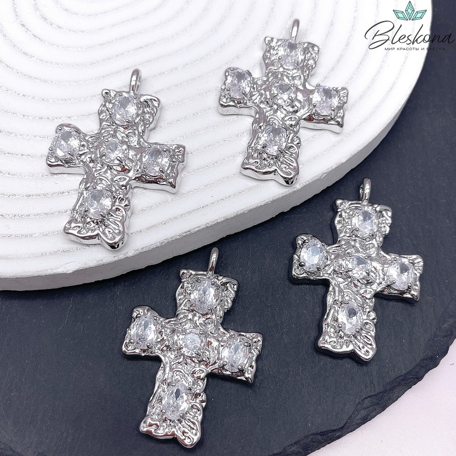 47*32,5 мм Цвет серебро, Подвеска Крест белые цирконы