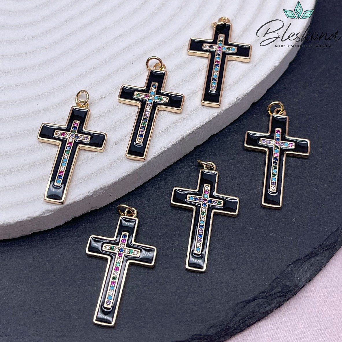 31,5*18 мм Цвет золото, Подвеска Крест черная эмаль цирконы микс