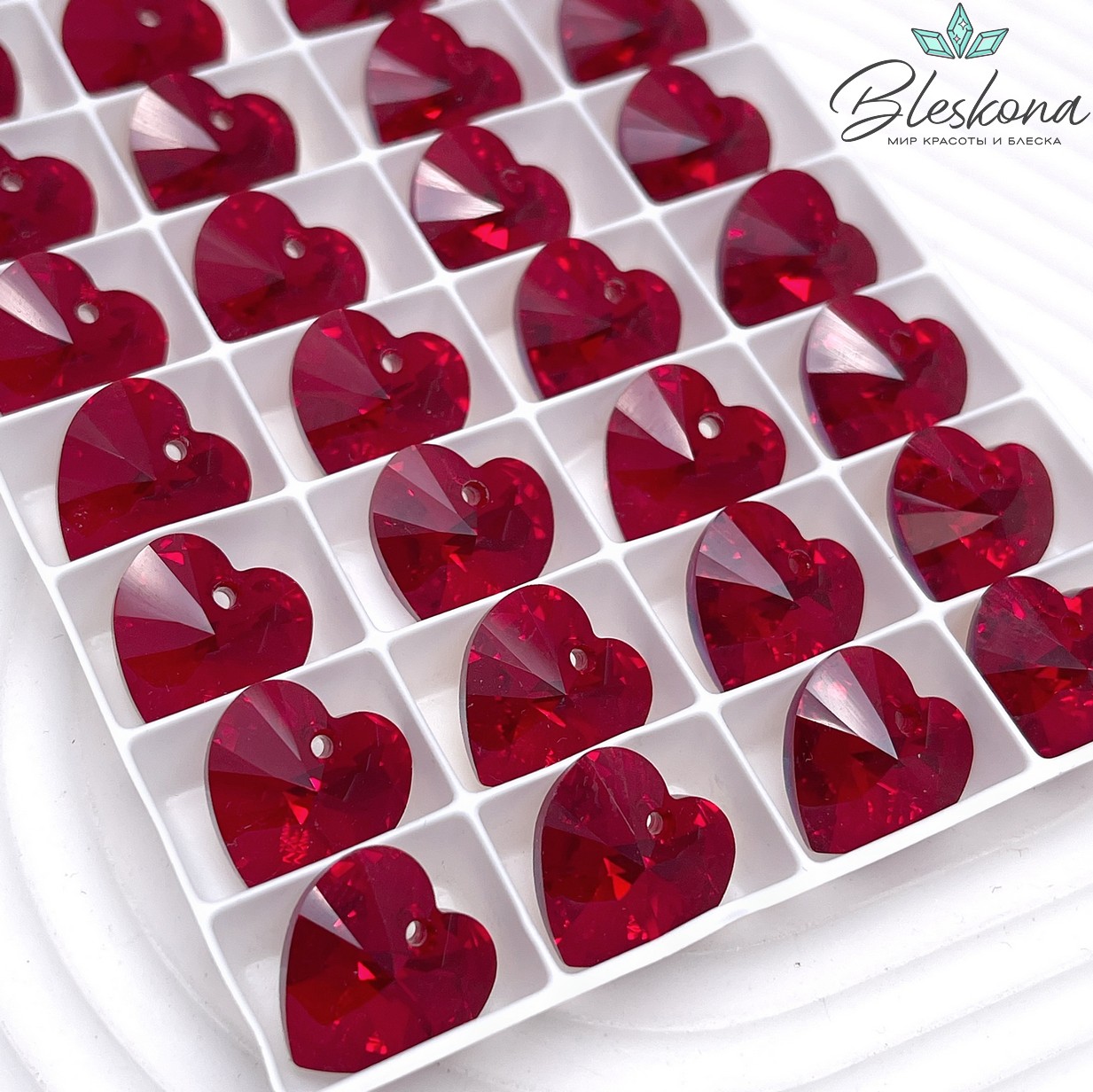 6228 Xilion Heart 14,4*14 мм Siam AB