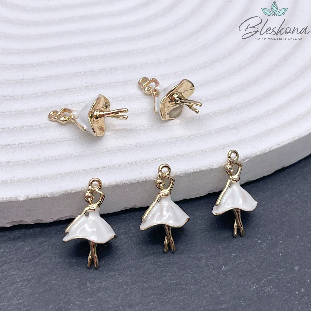 19,5*12 мм Цвет золото, Подвеска балерина белая эмаль