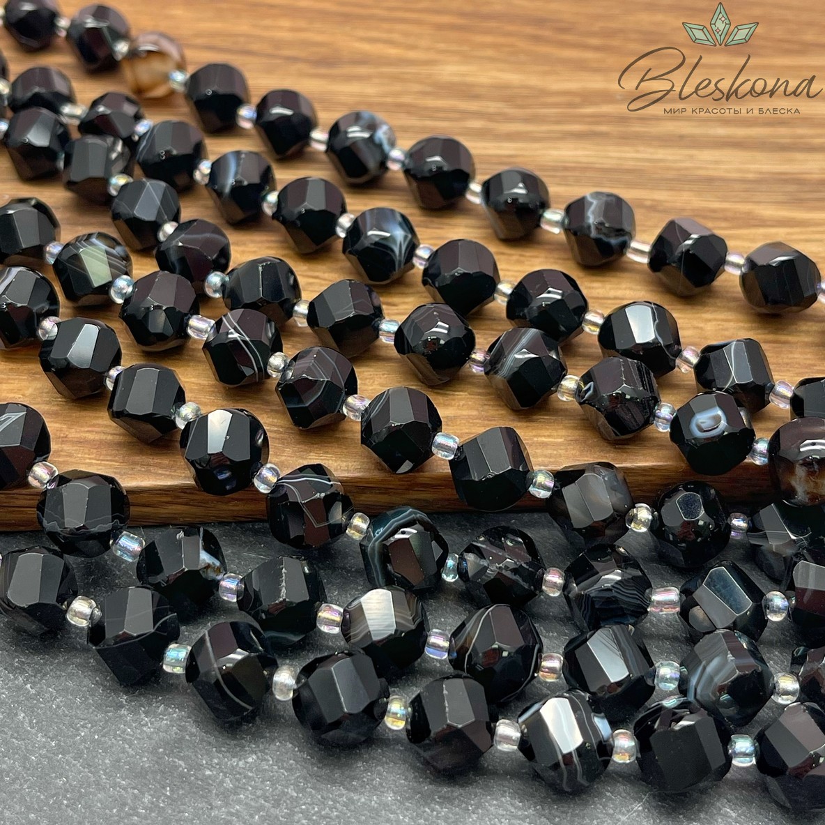 Агат черный с прожилками огранка прямоугольная 10 мм