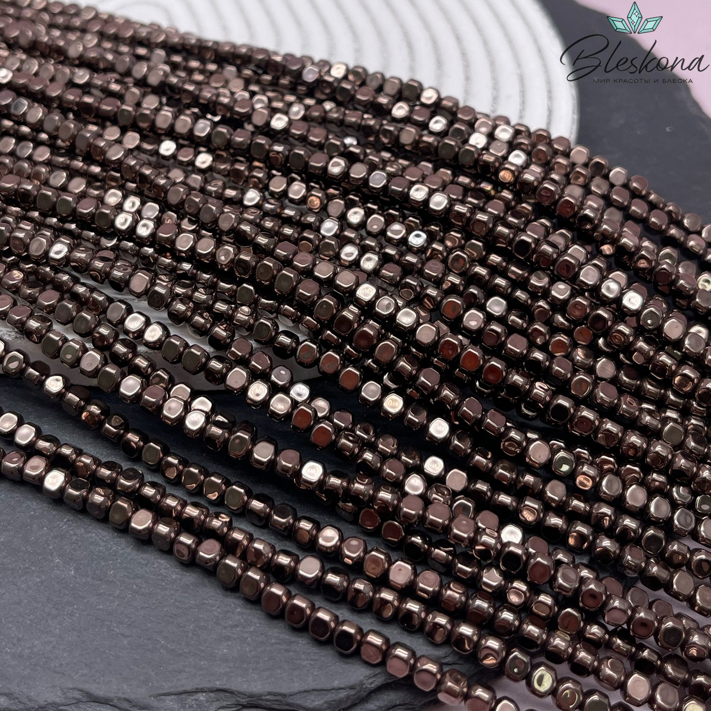 4*3,5 мм Гематин имитация, цвет коричневый №1 (шоколадный), треугольник фриформ