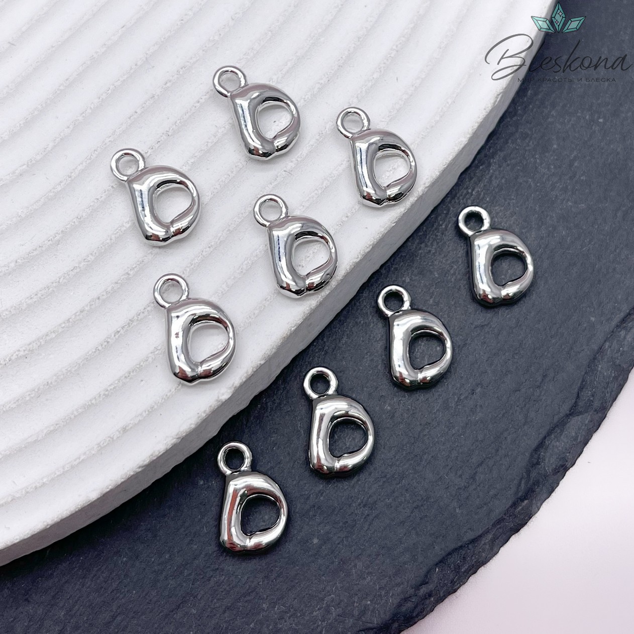 13 мм Цвет серебро, Буква гладкая D