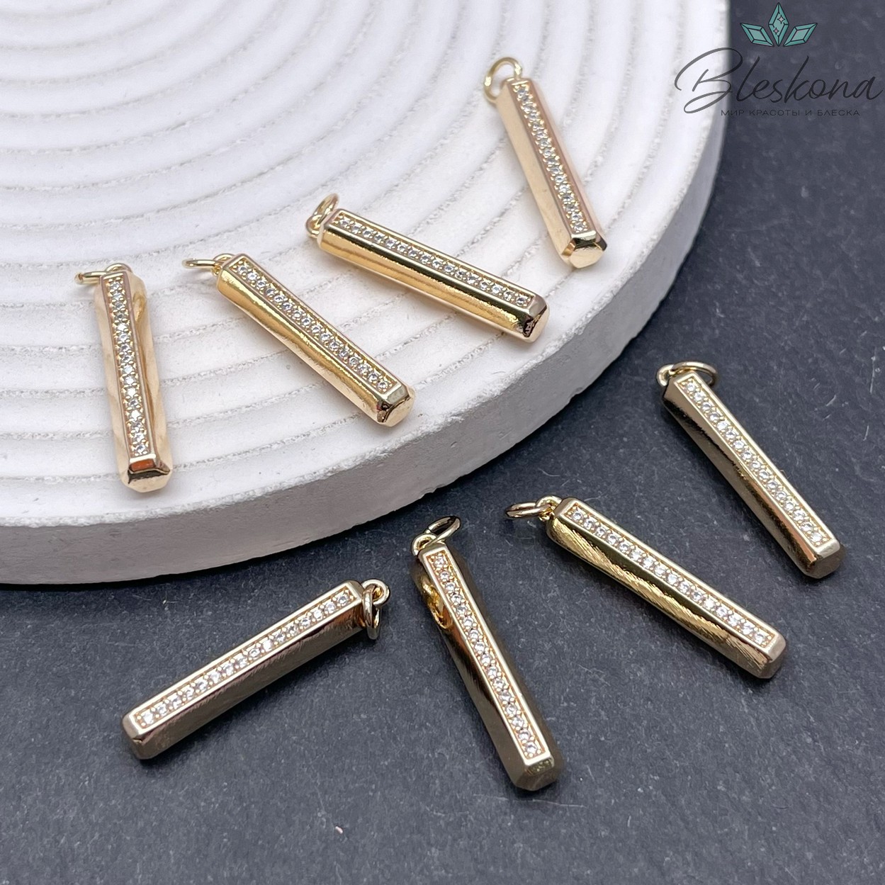 26,6*5 мм Цвет золото, Подвеска палочка полосы с цирконами
