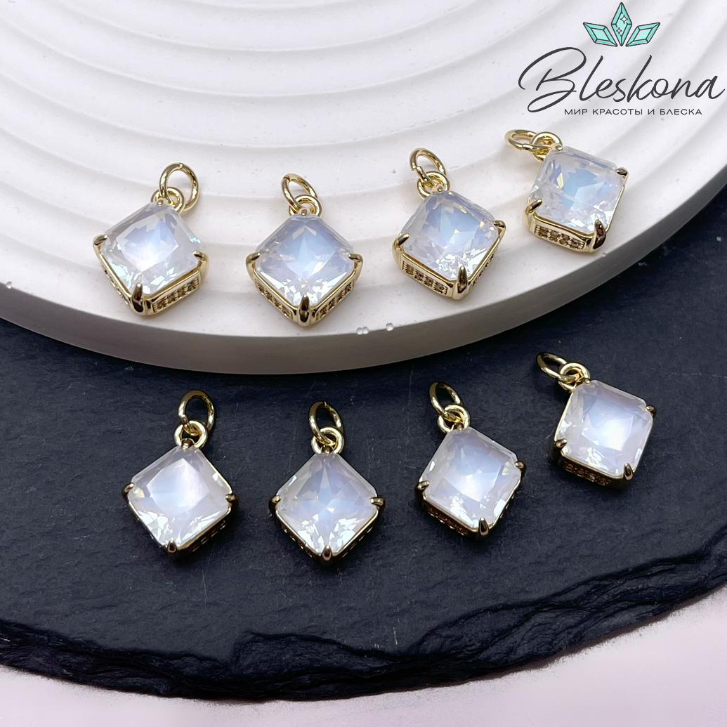 13,7*11 мм, цвет золото, Подвеска ромб стекло белое с переливом