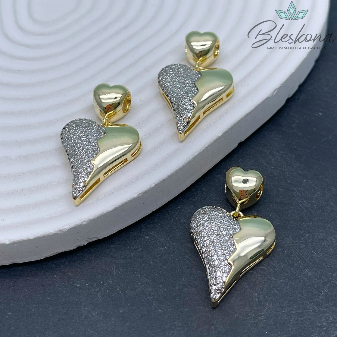 26*21 мм Цвет золото, Подвеска сердце цирконы 