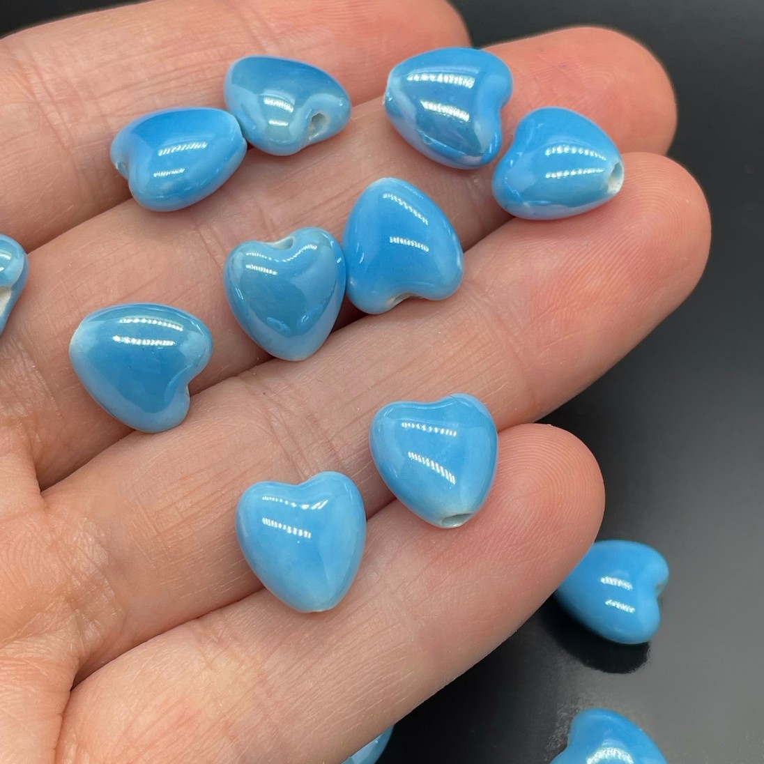 10 мм Бусина сердце, керамика цвет ярко-голубой