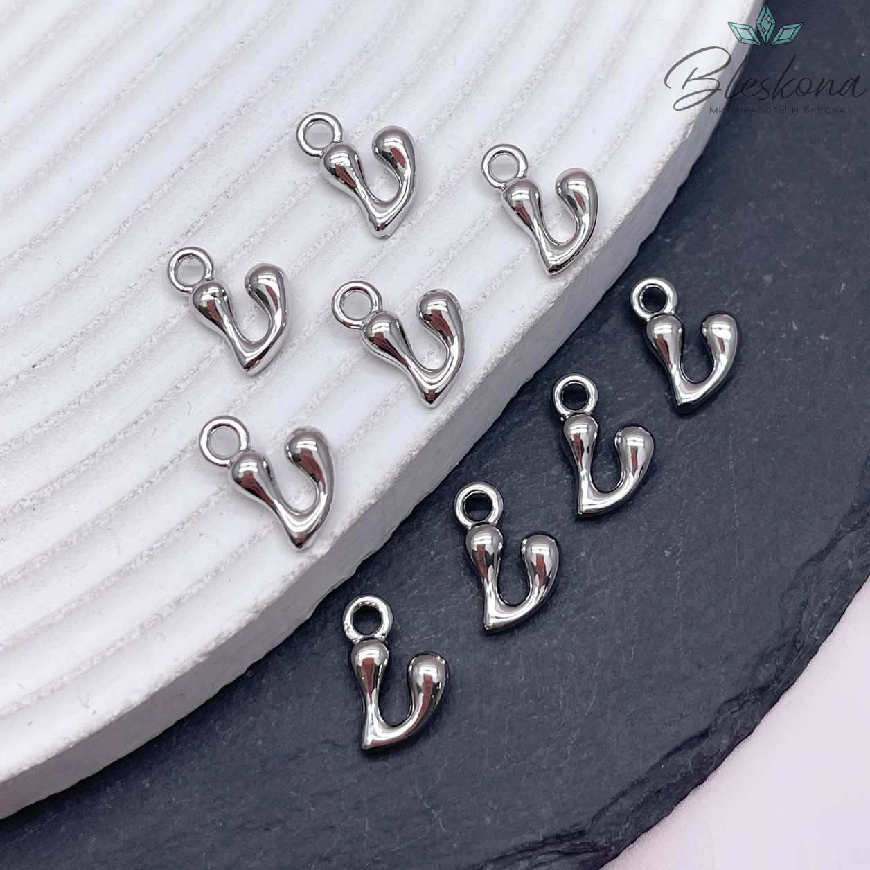 13 мм Цвет серебро, Буква гладкая V