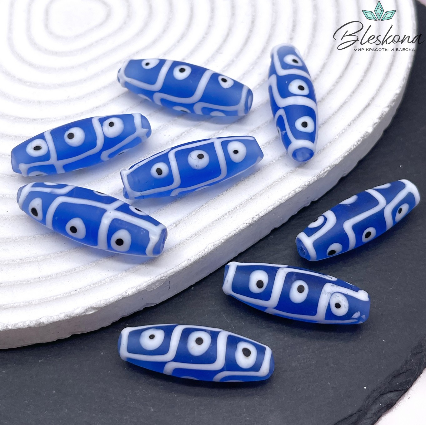Бусина Дзи 9 глаз бело- синий бочонок 30*11 мм