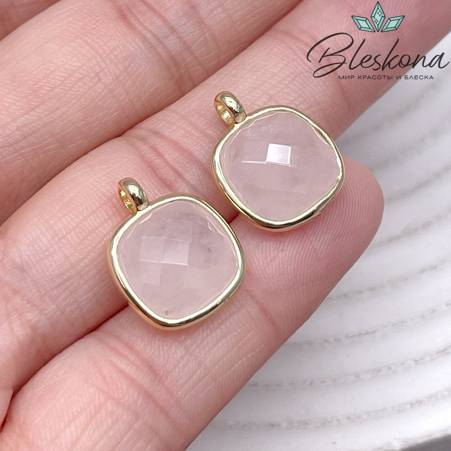 13мм, цвет золото ,Подвеска квадрат Розовый кварц в обрамлении 