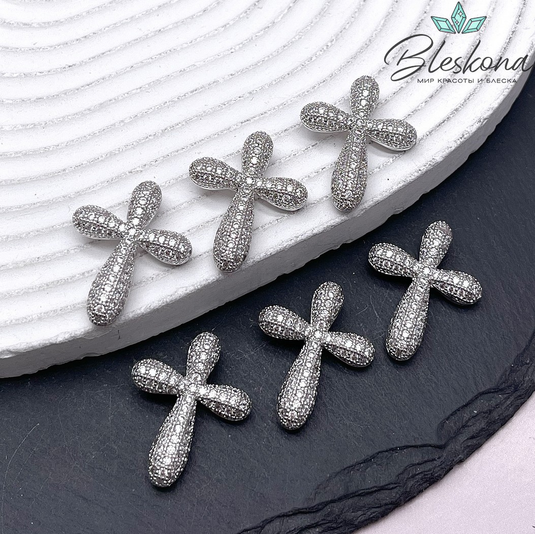 24,7*19,7 мм Цвет серебро, Подвеска крест цирконы 