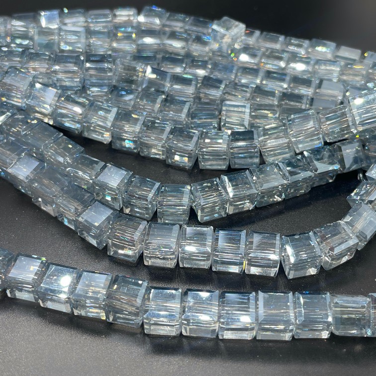 8 мм Стекло Lux, куб огранка, цвет серо- голубой