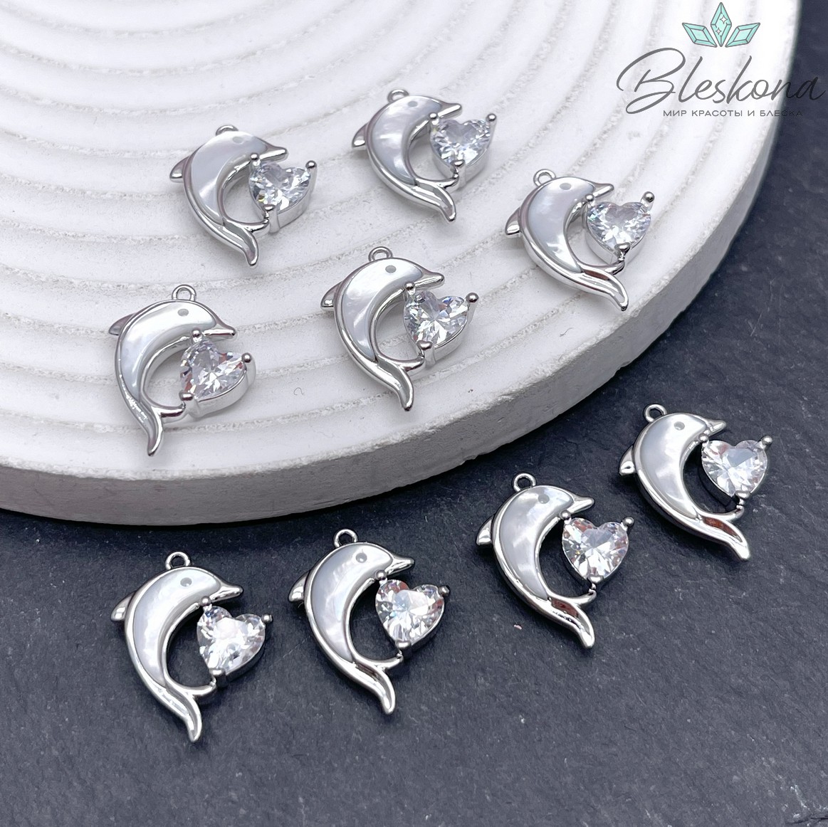 18*14 мм Цвет серебро, Подвеска Дельфин с перламутром и цирконом