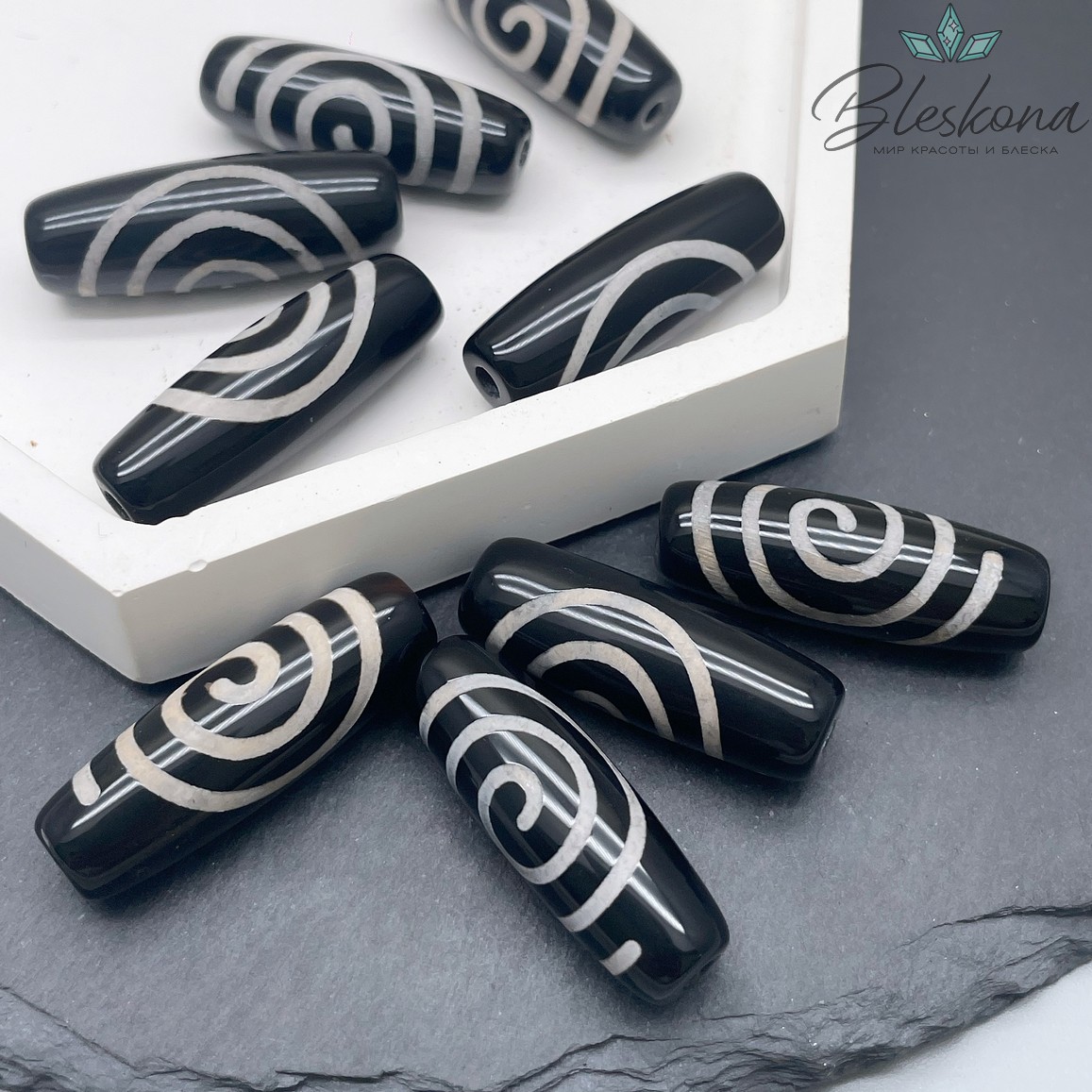 Бусина Дзи Спираль Вселенной черно-белый бочонок 30*11мм