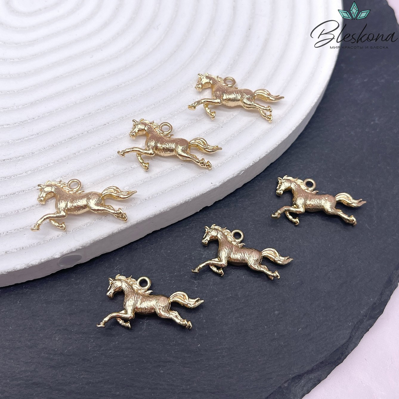 14*26 мм Цвет золото, Подвеска Лошадь