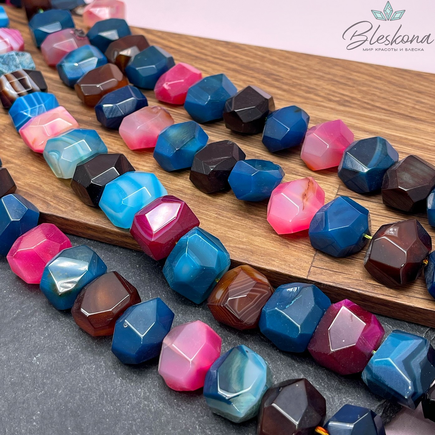 Агат микс (тонированный) фриформ огранка 15*17 мм 