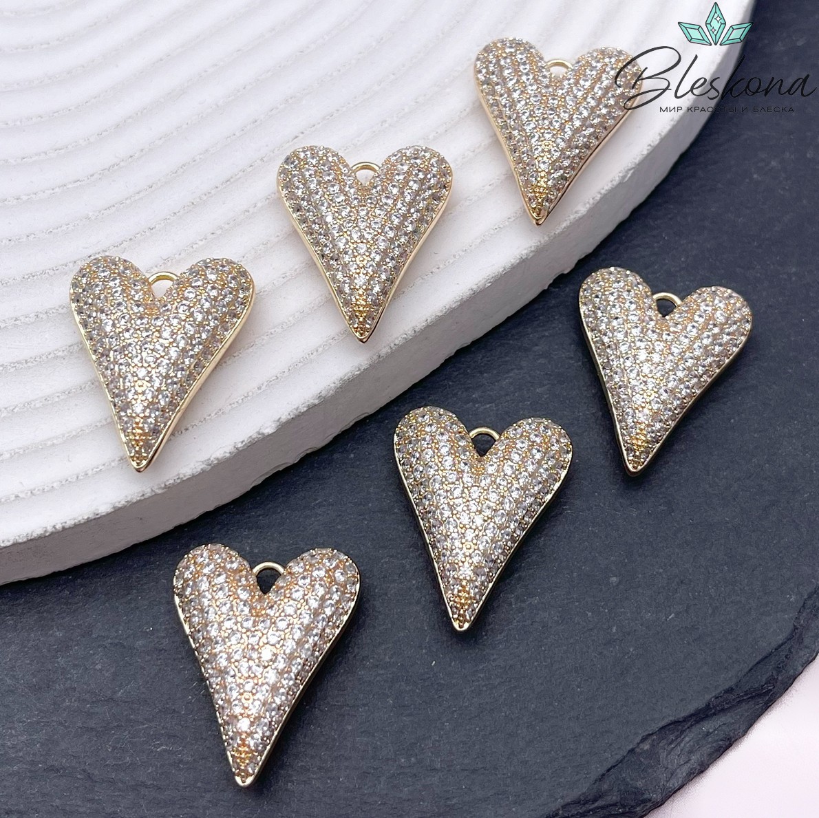 19,5*24мм Цвет золото, Подвеска сердце цирконы 
