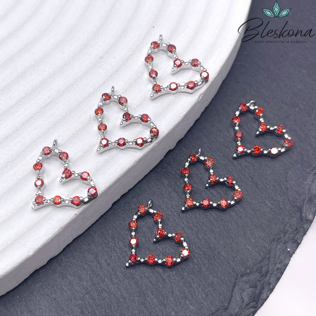 15,5*13,5мм Цвет серебро, Подвеска Сердце красные цирконы по контуру