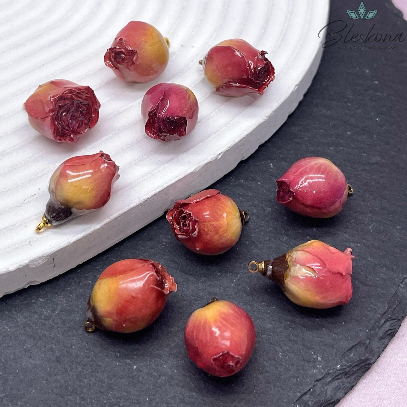 18-22 мм, Цвет золото, Подвеска роза в эпоксидной смоле №8