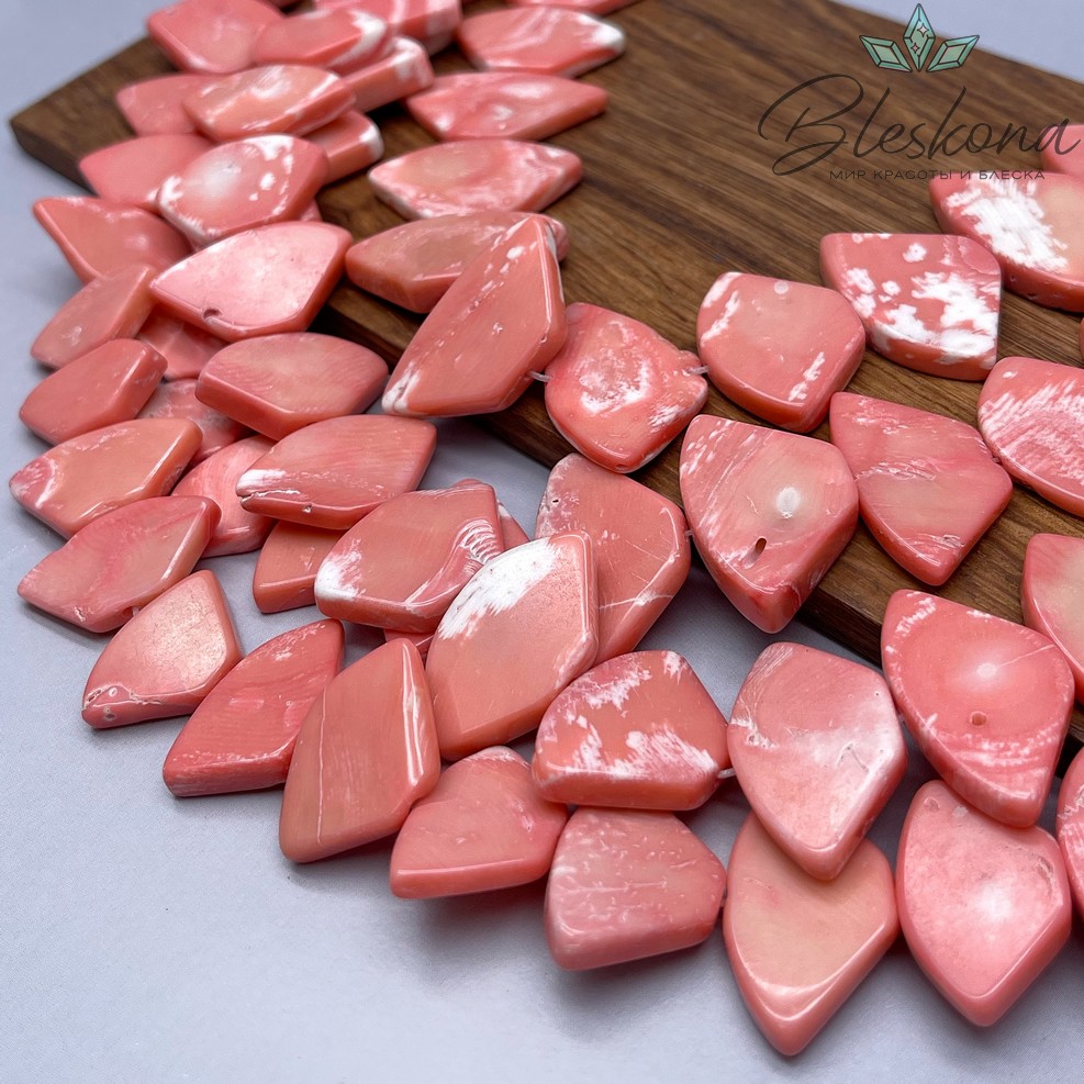 Коралл розовый лодочка (Коралловые водоросли) 19,5*33 мм