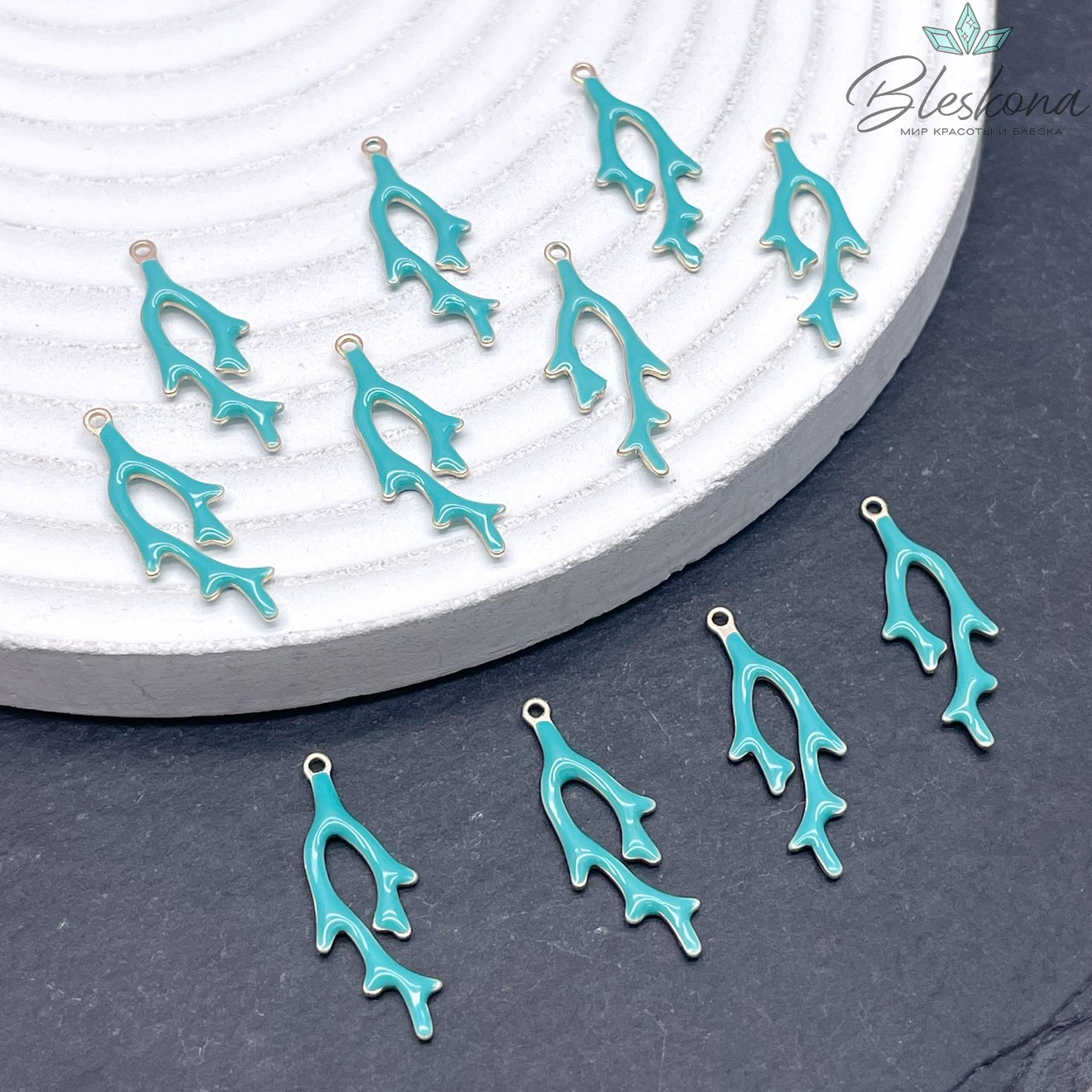 Подвеска ветки коралла голубая эмаль ,цвет золото 8,5*24мм