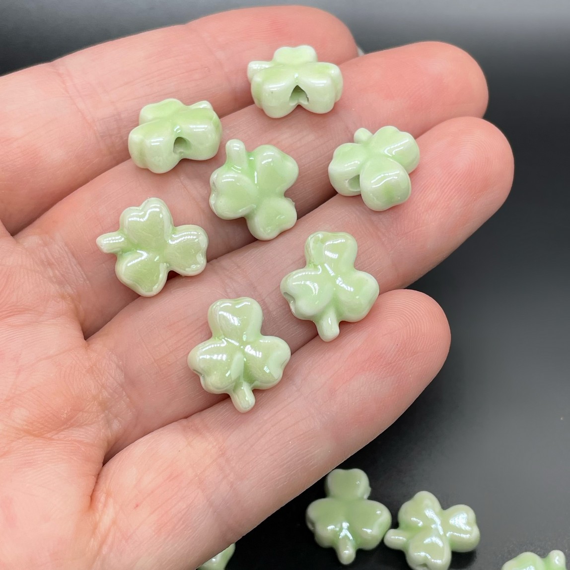 11,5*13 мм Бусина Клевер, керамика цвет салатовый