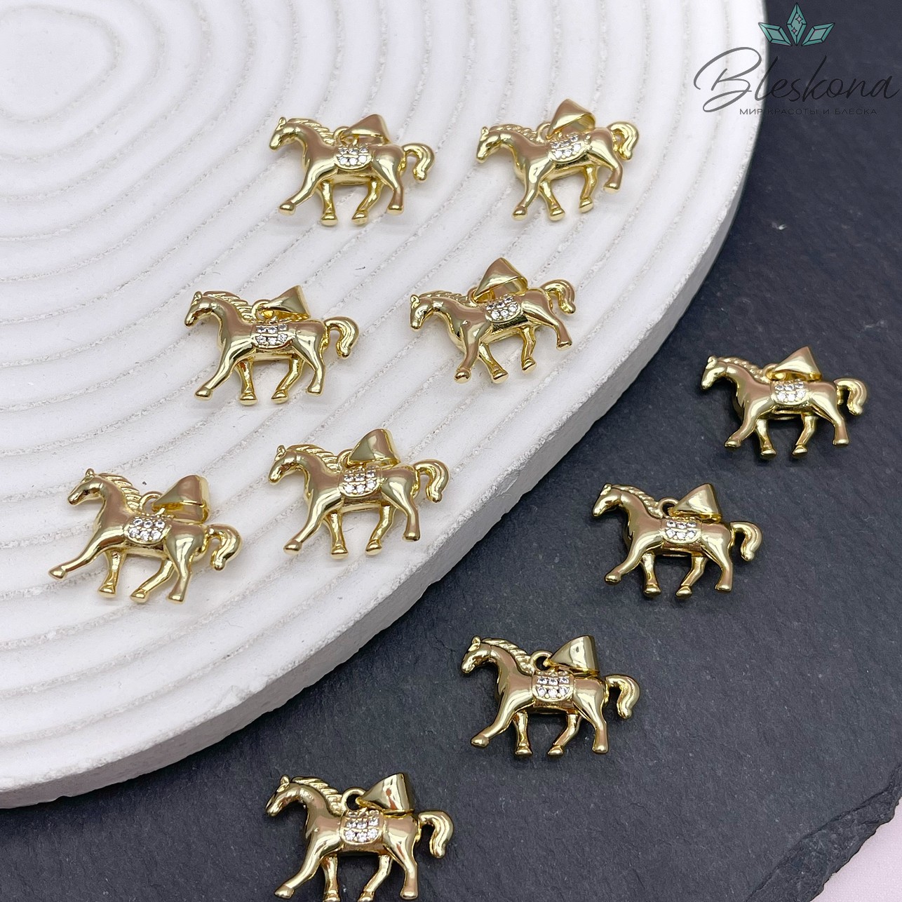 13,5*20 мм Цвет золото, Подвеска  Лошадь с цирконами