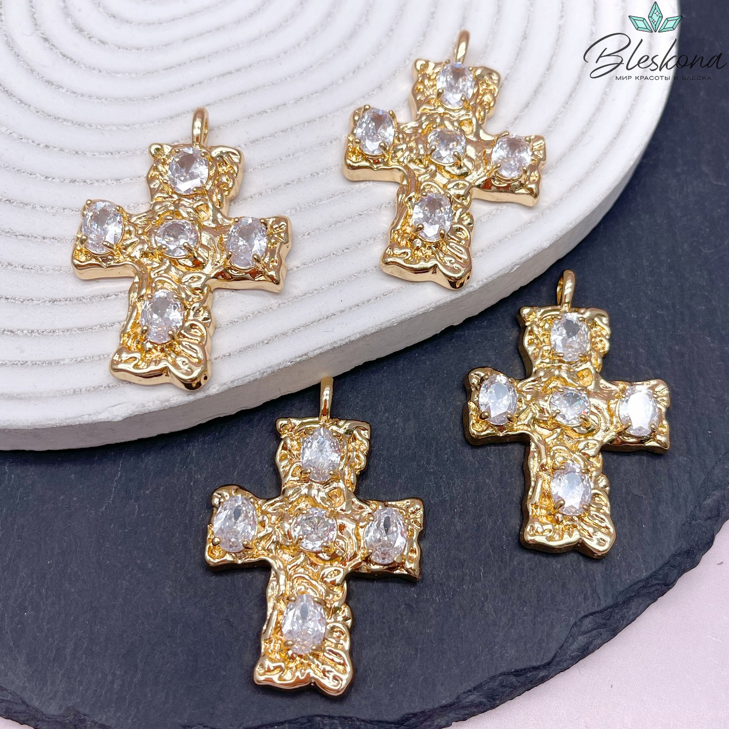 47*32,5 мм Цвет золото, Подвеска Крест белые цирконы